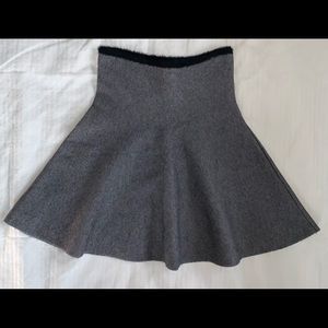 Grey mini skirt from Zara. Size small.